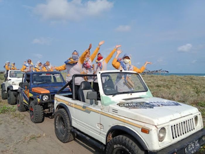 City Tour Kawasan Geopark: Serunya menyusur Geowisata Karangsambung- Karangbolong menggunakan Jeep wisata